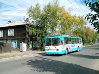 ZIU-682G trolleybus on Komsomolskaya Ul.